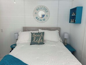 2 bedrooms, Internet, bed sheets - Fabulous 2-bedroom Anna Maria Island home with AC in Bradenton Beach (Bradenton Beach)