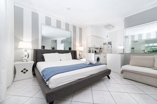 Collins Beach Apartments