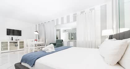 Collins Beach Apartments