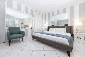 Classic Studio | In-room safe, free WiFi - Collins Beach Apartments (Miami Beach)