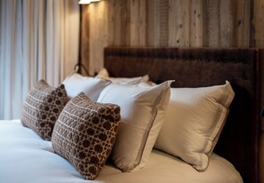 4 bedrooms, WiFi, bed sheets