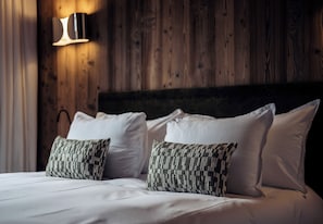 4 bedrooms, WiFi, bed sheets