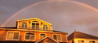 Ryder Cup! 4 beds 3.5 Bath house w/ views in Seaford, LG Den w/Pool TBL, A/C