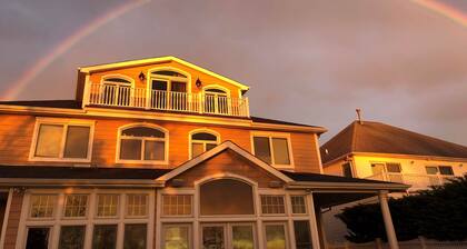 Ryder Cup! 4 beds 3.5 Bath house w/ views in Seaford, LG Den w/Pool TBL, A/C