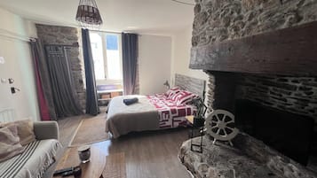 1 camera, Wi-Fi, lenzuola