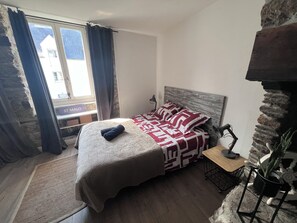 1 bedroom, WiFi, bed sheets