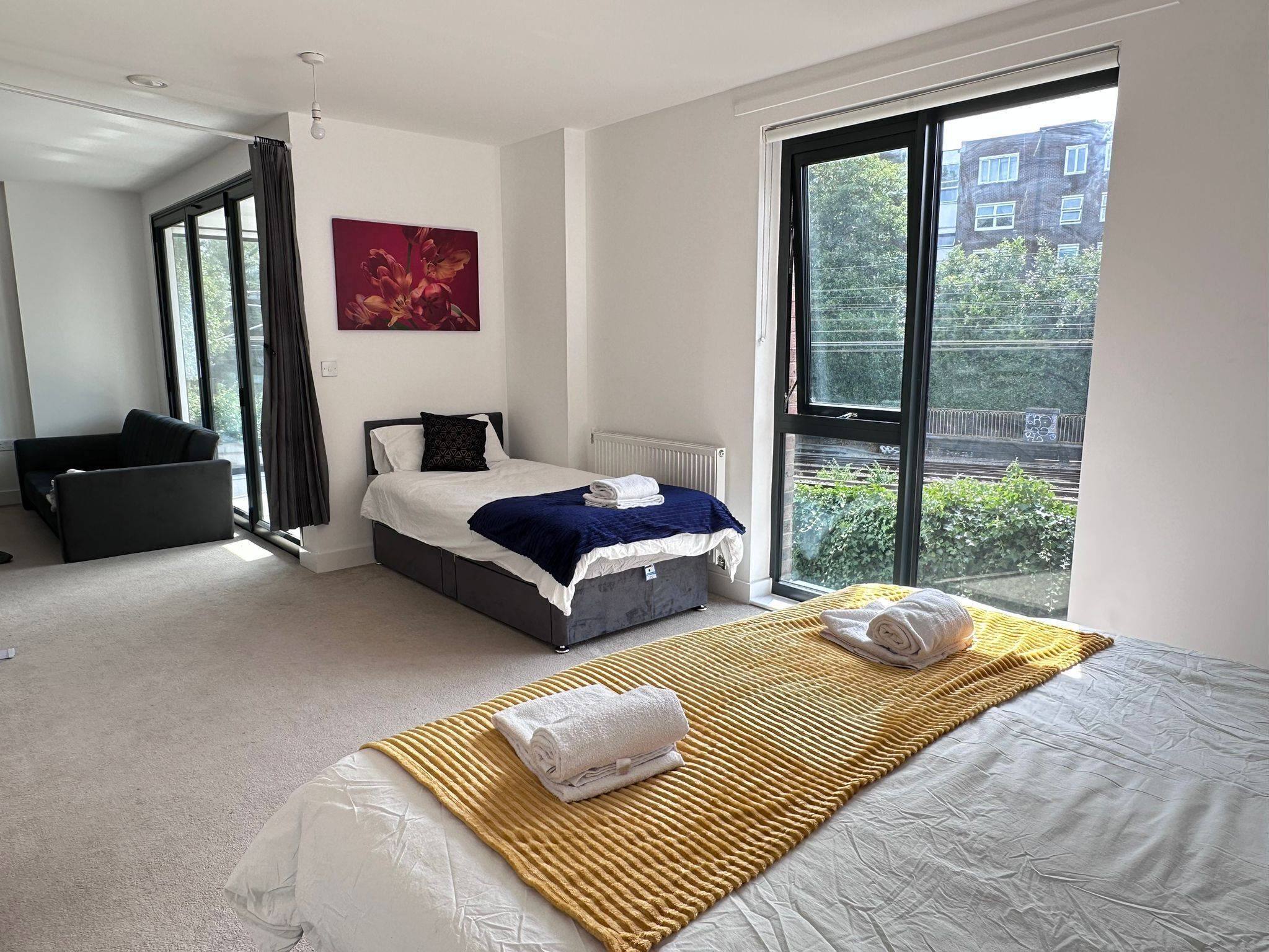 Iron/ironing board, internet, bed sheets