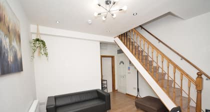 Entire Home in West Bromwich, Near Birmingham, West Midlands