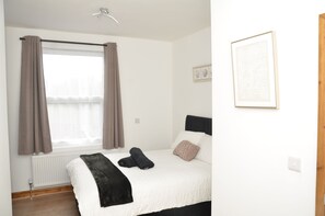 4 makuuhuonetta, Wi-Fi, vuodevaatteet