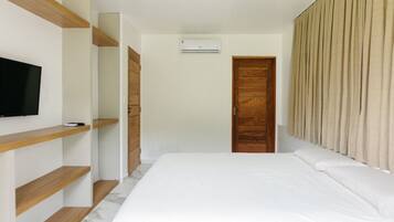 Blackout curtains, soundproofing, iron/ironing board, free WiFi