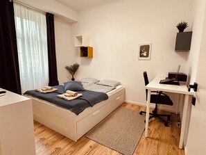 2 bedrooms, desk, iron/ironing board, free WiFi