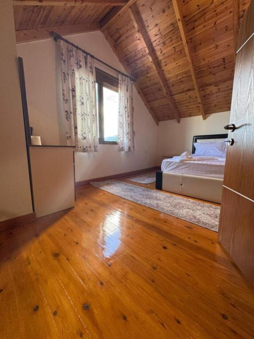 2 sovrum, strykjärn/strykbräda, internet och sängkläder