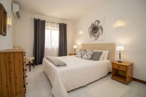 2 bedrooms, in-room safe, iron/ironing board, free WiFi