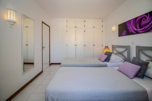 2 bedrooms, in-room safe, iron/ironing board, free WiFi