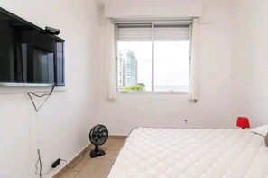 4 عدّة غرف نوم وواي فاي وملاءات أسرّة