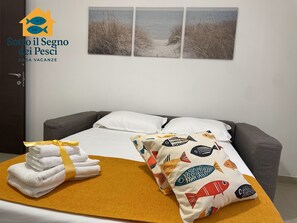 2 bedrooms, WiFi, bed sheets