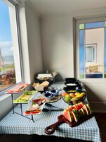 Desayuno completo gratuito y diario