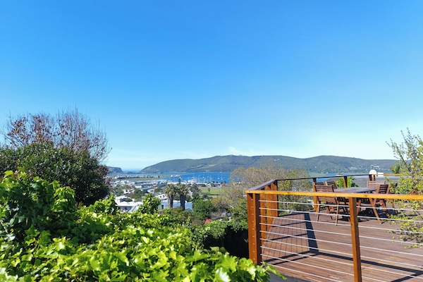 Vue sur la ville depuis lâhĂ©bergement