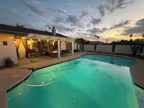Outdoor pool - Pool paradise near ASU campus and Scottsdale (Tempe)