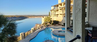 Spectacular 2-bedroom Lakefront Resort Type Condo in Lake Travis