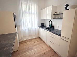 オーブン、コンロ、食器洗い機