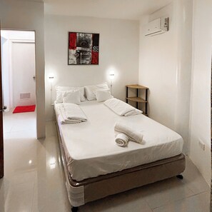 Deluxe Bungalow, Balcony, Partial Sea View | Free WiFi