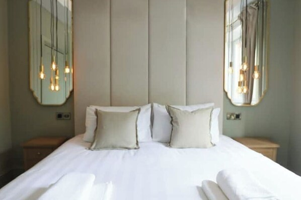 3 bedrooms, iron/ironing board, Internet, bed sheets