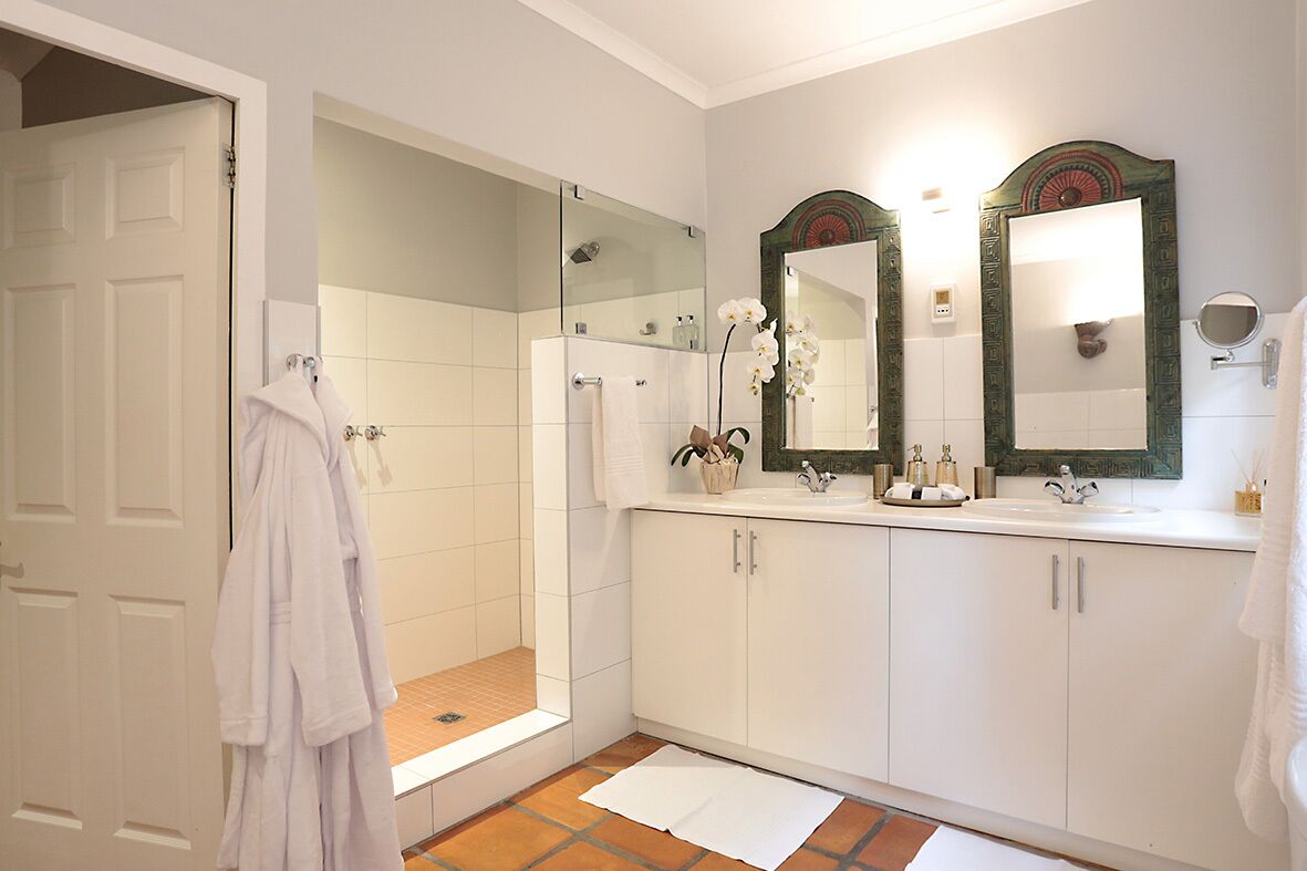 Suite de lujo, vista al jardín | Baño