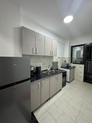 Micro-ondes, four, plaque de cuisson