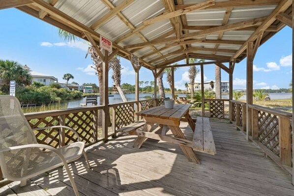 Outdoor dining