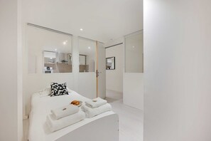 Apartment | 2 bedrooms, laptop workspace, iron/ironing board, bed sheets - Spacious Apartment - 2br/4p- Le Kremlin-bicetre (Le Kremlin-Bicetre)