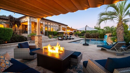 Villa Amarosa by Beaux Maison - 4 BD All En-Suite