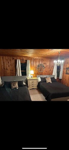 Cozy 2-bedroom bungalow on Lake St Clair with plenty of room to dock your boat!