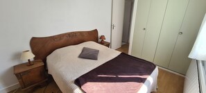 2 bedrooms, iron/ironing board, free WiFi, bed sheets - The Emerillon route (Royan)