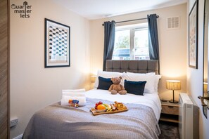 3 bedrooms, iron/ironing board, free WiFi, bed sheets