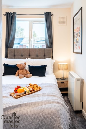 3 bedrooms, iron/ironing board, free WiFi, bed sheets