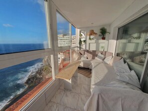 Interior - Sea view apartment with 2 bedrooms. Near Puerto de la Cruz, 5 min by car from the beach (CN)