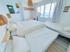 Room - Sea view apartment with 2 bedrooms. Near Puerto de la Cruz, 5 min by car from the beach (CN)