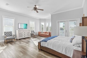 6 habitaciones, escritorio, tabla de planchar con plancha y wifi 