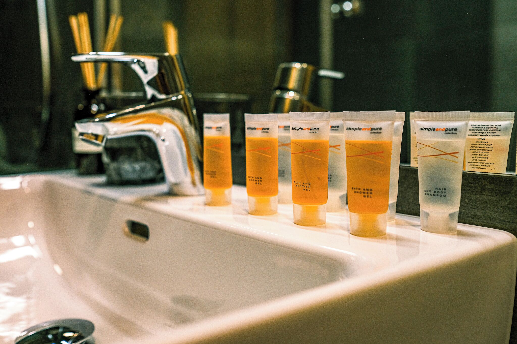 淋浴设施、毛巾、肥皂、卫生纸