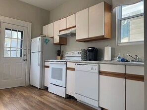 Microwave, stovetop, dishwasher - 2639 Observatory Avenue, Unit 1 · Hyde Park Hideaway Close to Square & Downtown! (Cincinnati)