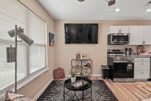 Refrigerador, microondas, parrilla de estufa y lavavajillas 