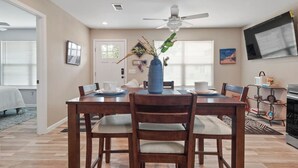 Dining - Sea Sound Escape 10 Min Walk To Beach, Frank Brown (Panama City Beach)