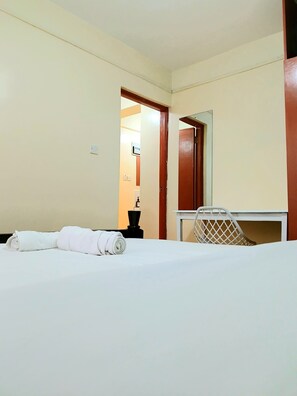 1 bedroom, desk, iron/ironing board, WiFi