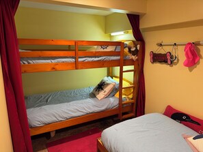 4 chambres, bureau, fer et planche à repasser, Wi-Fi gratuit