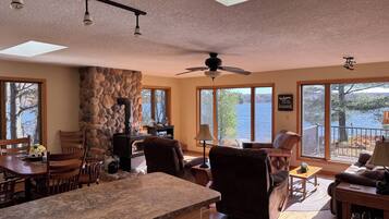 Smart TV, fireplace, DVD player