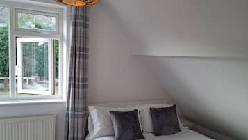 4 habitaciones, tabla de planchar con plancha y wifi gratis