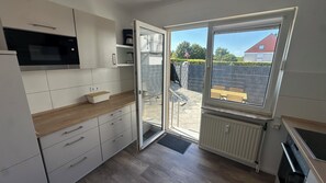 Mikrowelle, Ofen, Herdplatte, Geschirrspüler