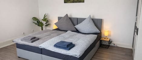 2 bedrooms, iron/ironing board, WiFi, bed sheets