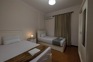 3 室のベッドルーム、アイロン / アイロン台、インターネット